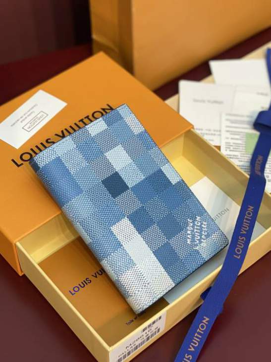 Picture of Louis Vuitton Wallets _SKUfw240693001fw